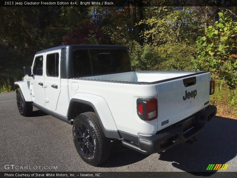 Bright White / Black 2023 Jeep Gladiator Freedom Edition 4x4