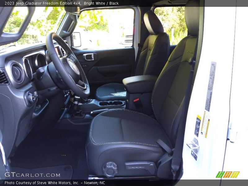 Front Seat of 2023 Gladiator Freedom Edition 4x4