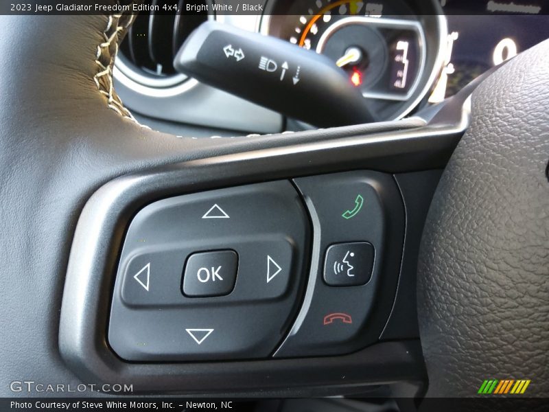 Bright White / Black 2023 Jeep Gladiator Freedom Edition 4x4