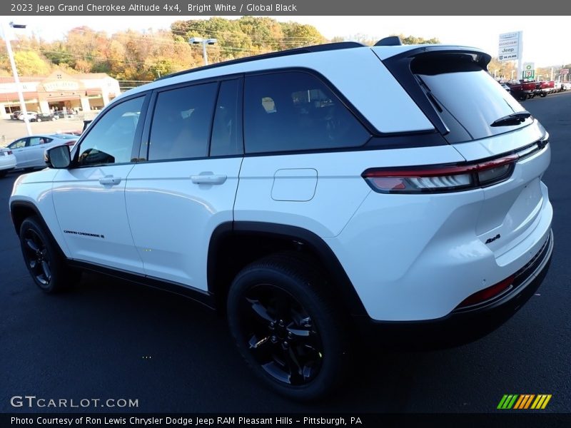Bright White / Global Black 2023 Jeep Grand Cherokee Altitude 4x4