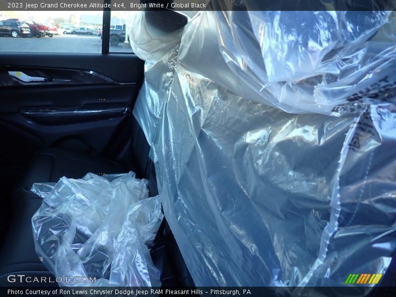 Bright White / Global Black 2023 Jeep Grand Cherokee Altitude 4x4