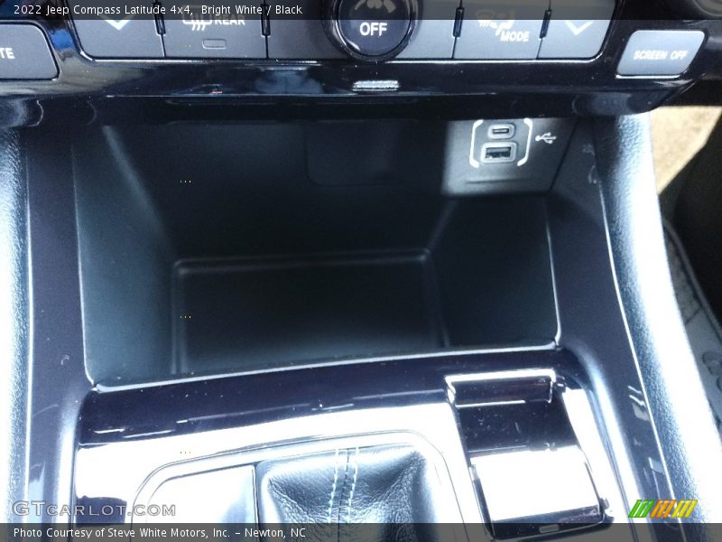 Bright White / Black 2022 Jeep Compass Latitude 4x4