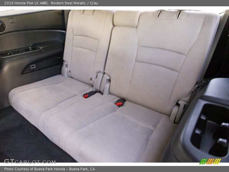 Modern Steel Metallic / Gray 2019 Honda Pilot LX AWD