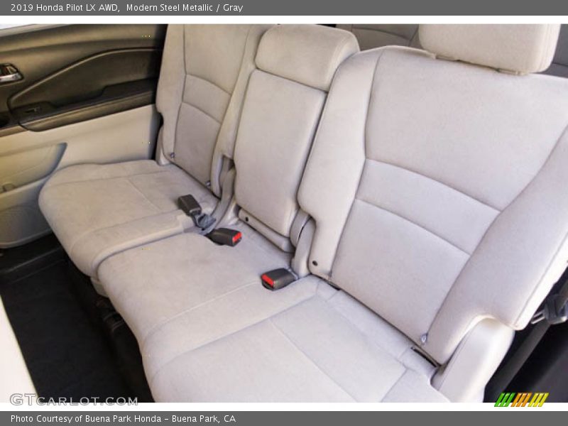 Modern Steel Metallic / Gray 2019 Honda Pilot LX AWD