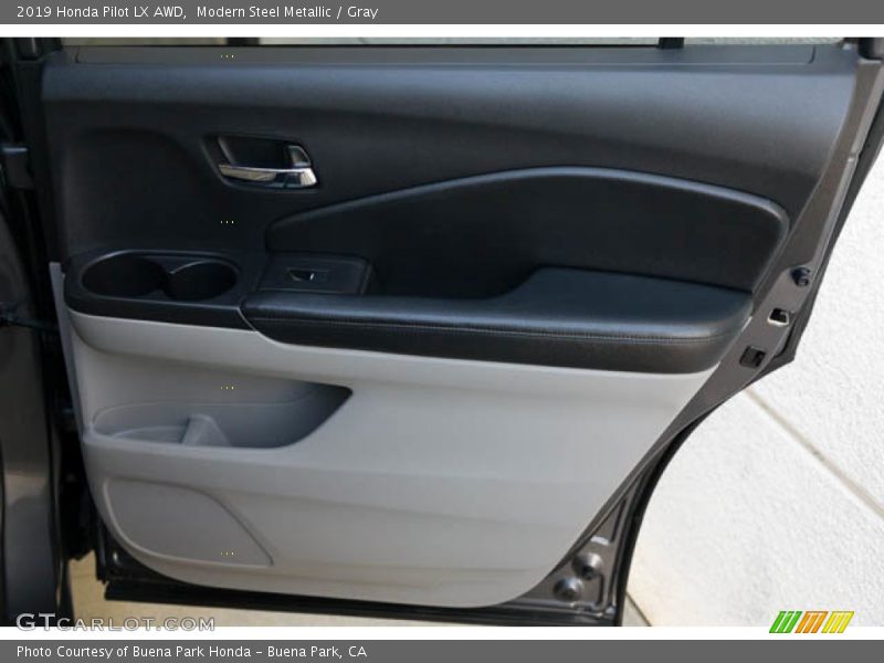 Modern Steel Metallic / Gray 2019 Honda Pilot LX AWD