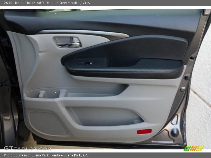 Modern Steel Metallic / Gray 2019 Honda Pilot LX AWD