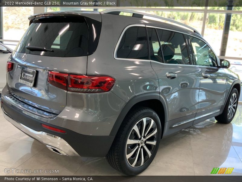 Mountain Gray Metallic / Black 2022 Mercedes-Benz GLB 250