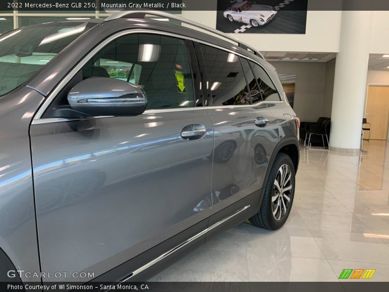 Mountain Gray Metallic / Black 2022 Mercedes-Benz GLB 250