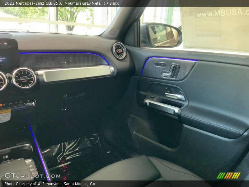 Mountain Gray Metallic / Black 2022 Mercedes-Benz GLB 250