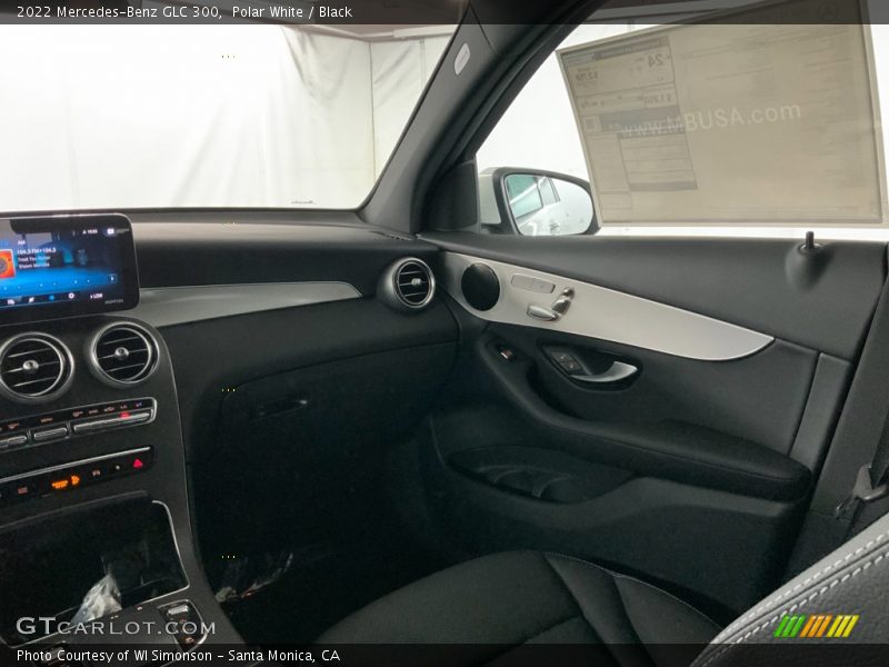 Polar White / Black 2022 Mercedes-Benz GLC 300