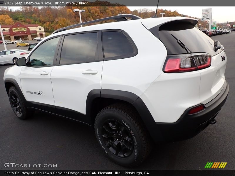 Bright White / Black 2022 Jeep Cherokee X 4x4