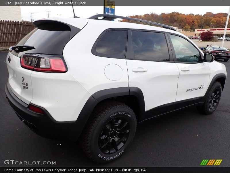 Bright White / Black 2022 Jeep Cherokee X 4x4