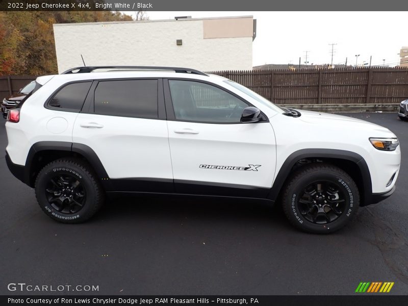 Bright White / Black 2022 Jeep Cherokee X 4x4