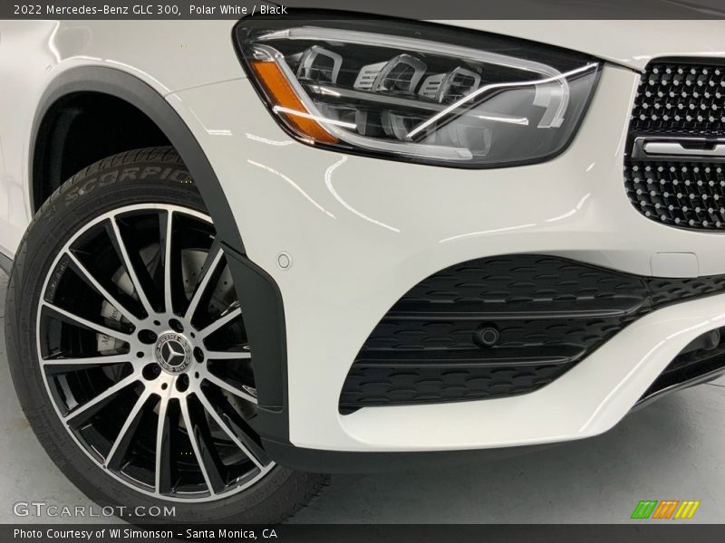 Polar White / Black 2022 Mercedes-Benz GLC 300
