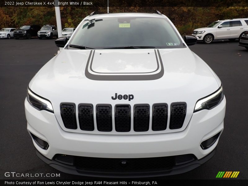 Bright White / Black 2022 Jeep Cherokee X 4x4
