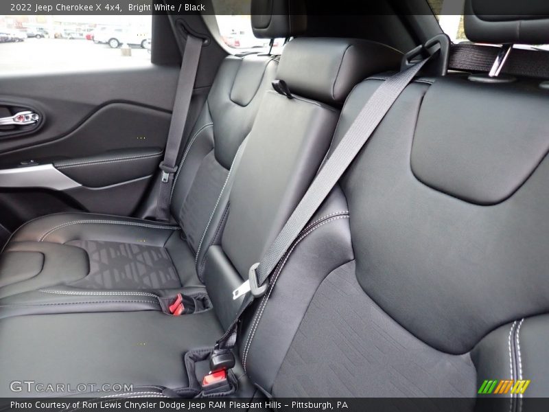 Bright White / Black 2022 Jeep Cherokee X 4x4