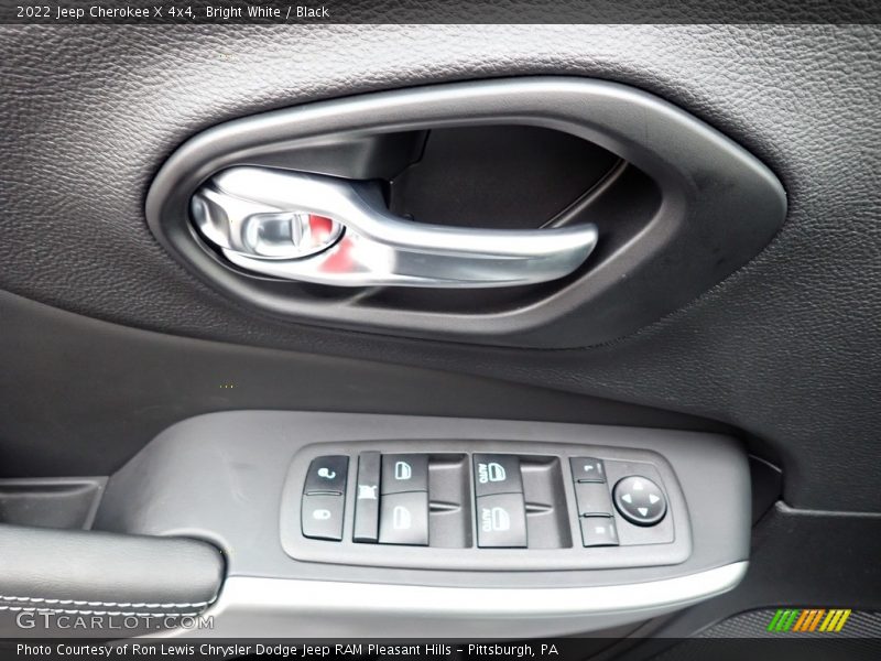 Bright White / Black 2022 Jeep Cherokee X 4x4