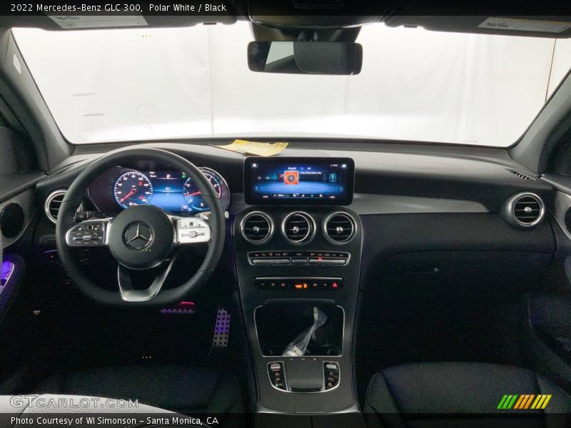 Polar White / Black 2022 Mercedes-Benz GLC 300