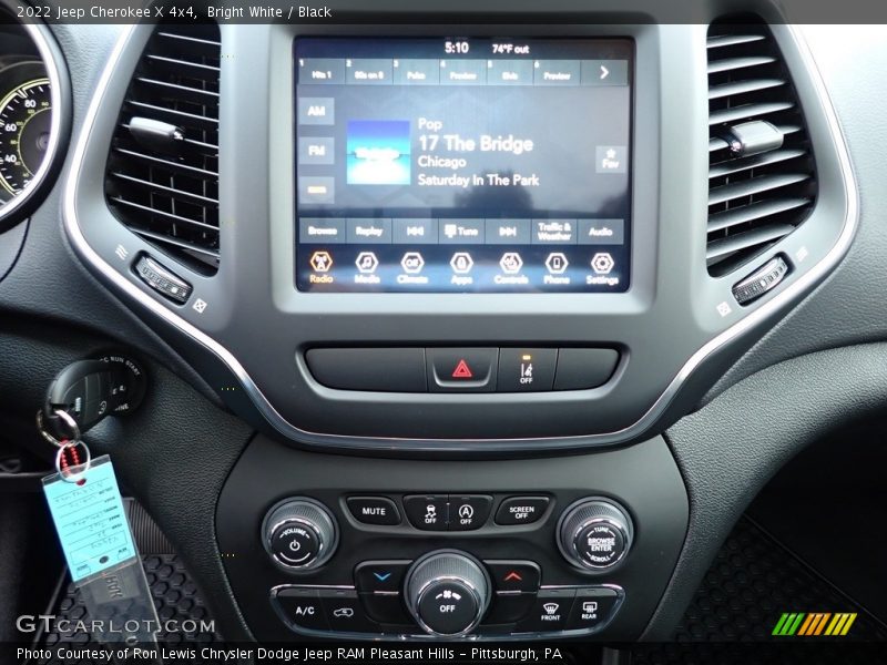 Bright White / Black 2022 Jeep Cherokee X 4x4