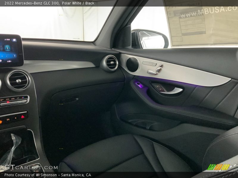 Polar White / Black 2022 Mercedes-Benz GLC 300