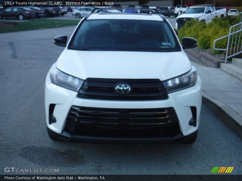 Blizzard Pearl White / Black 2019 Toyota Highlander SE AWD