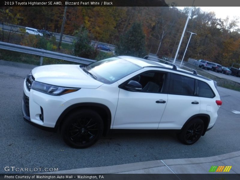Blizzard Pearl White / Black 2019 Toyota Highlander SE AWD