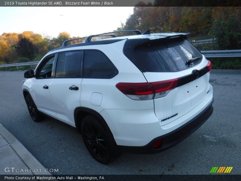Blizzard Pearl White / Black 2019 Toyota Highlander SE AWD
