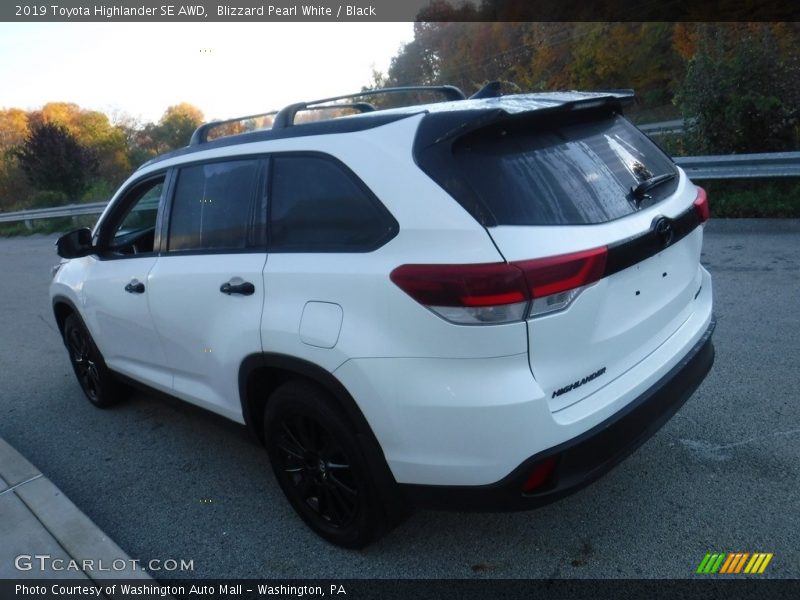Blizzard Pearl White / Black 2019 Toyota Highlander SE AWD