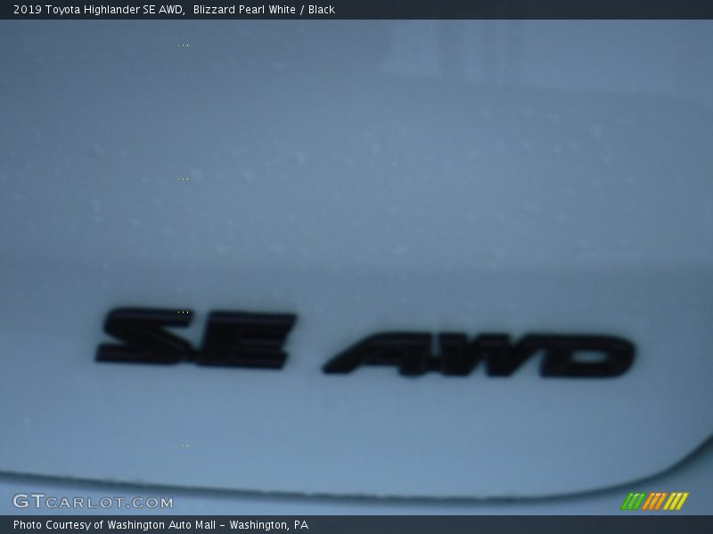 Blizzard Pearl White / Black 2019 Toyota Highlander SE AWD