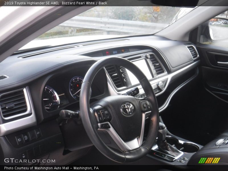 Blizzard Pearl White / Black 2019 Toyota Highlander SE AWD