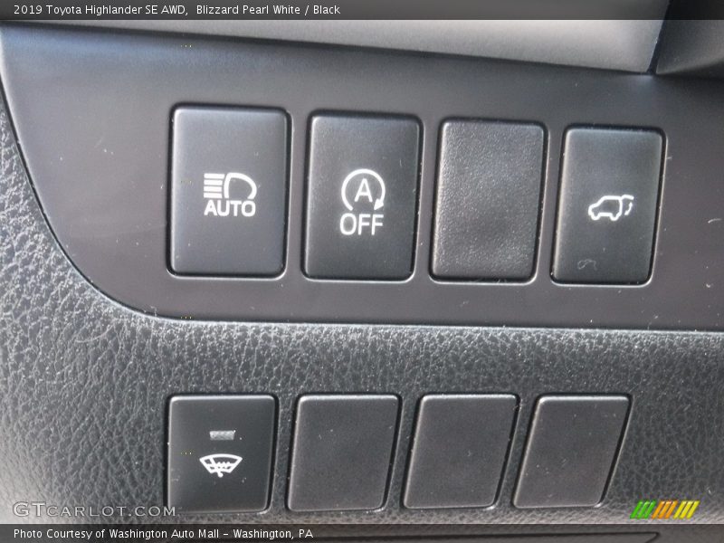 Blizzard Pearl White / Black 2019 Toyota Highlander SE AWD