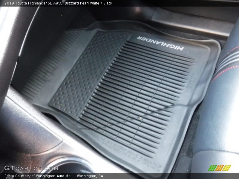 Blizzard Pearl White / Black 2019 Toyota Highlander SE AWD
