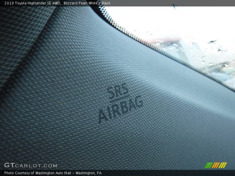 Blizzard Pearl White / Black 2019 Toyota Highlander SE AWD
