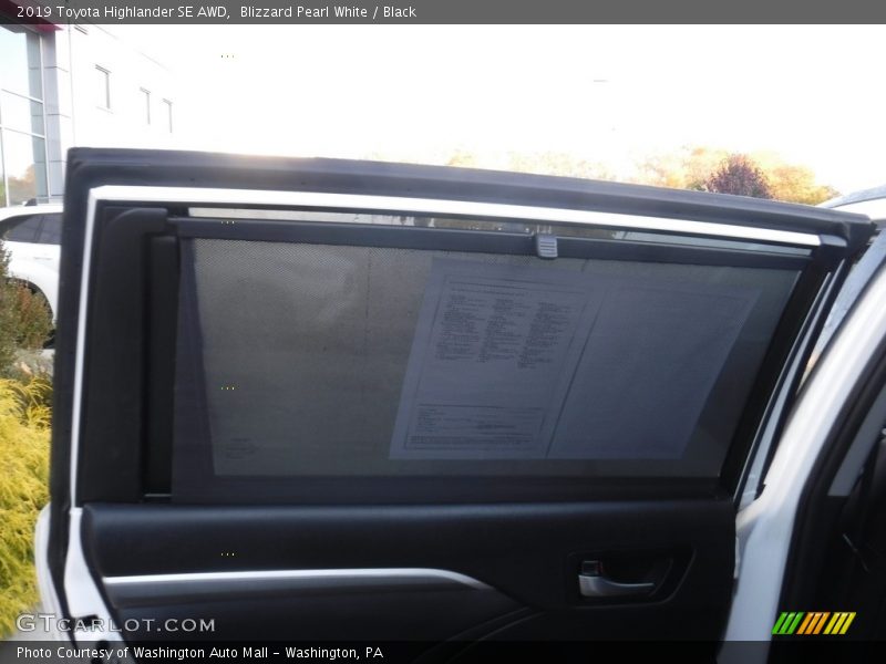 Blizzard Pearl White / Black 2019 Toyota Highlander SE AWD