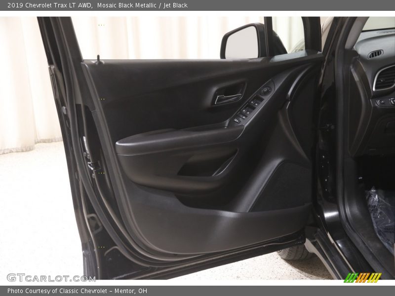 Mosaic Black Metallic / Jet Black 2019 Chevrolet Trax LT AWD