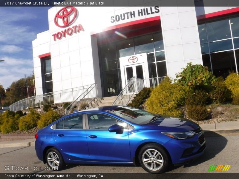 Kinetic Blue Metallic / Jet Black 2017 Chevrolet Cruze LT