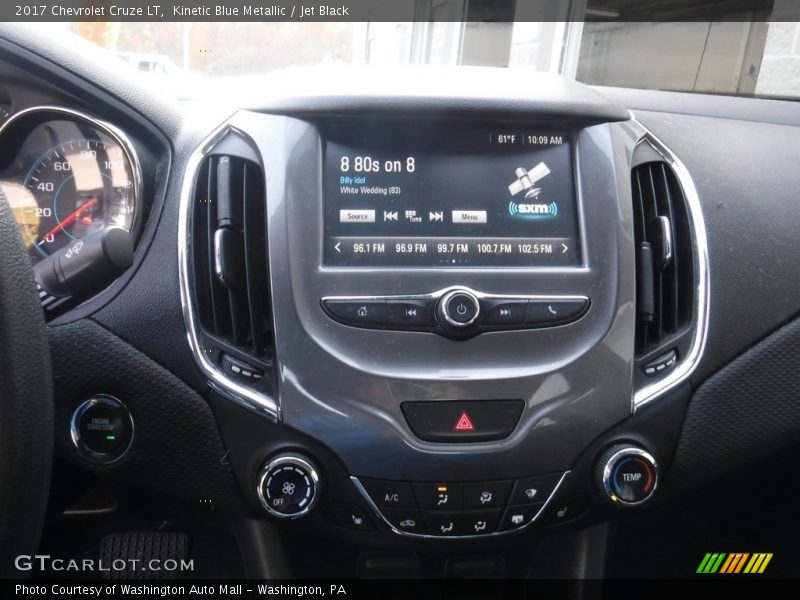 Kinetic Blue Metallic / Jet Black 2017 Chevrolet Cruze LT
