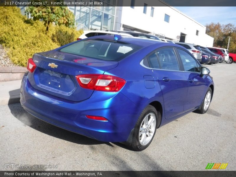 Kinetic Blue Metallic / Jet Black 2017 Chevrolet Cruze LT