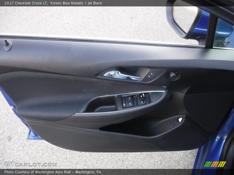 Kinetic Blue Metallic / Jet Black 2017 Chevrolet Cruze LT