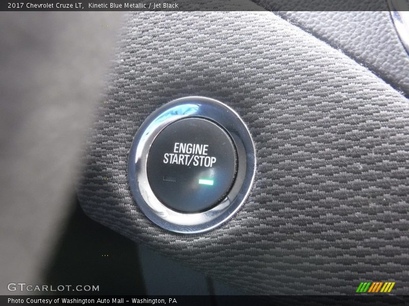 Kinetic Blue Metallic / Jet Black 2017 Chevrolet Cruze LT