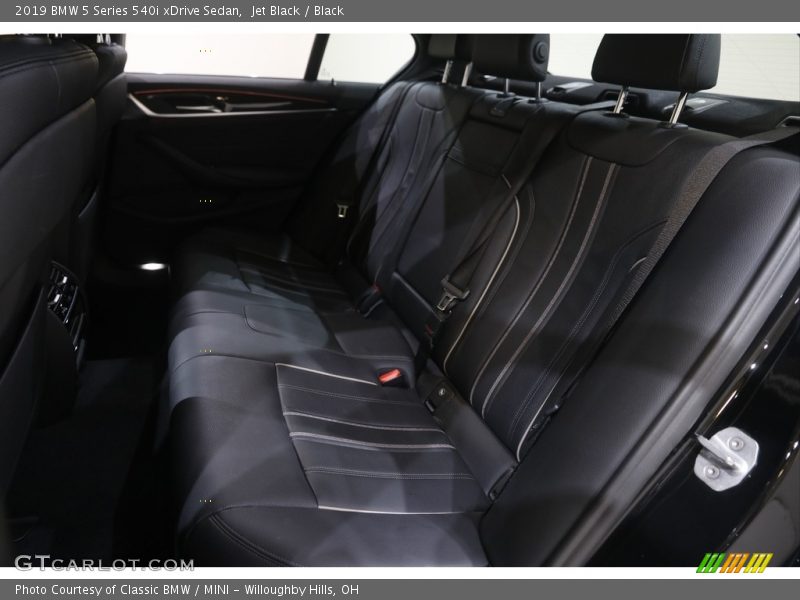 Jet Black / Black 2019 BMW 5 Series 540i xDrive Sedan