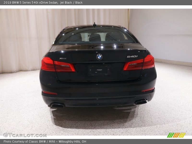 Jet Black / Black 2019 BMW 5 Series 540i xDrive Sedan