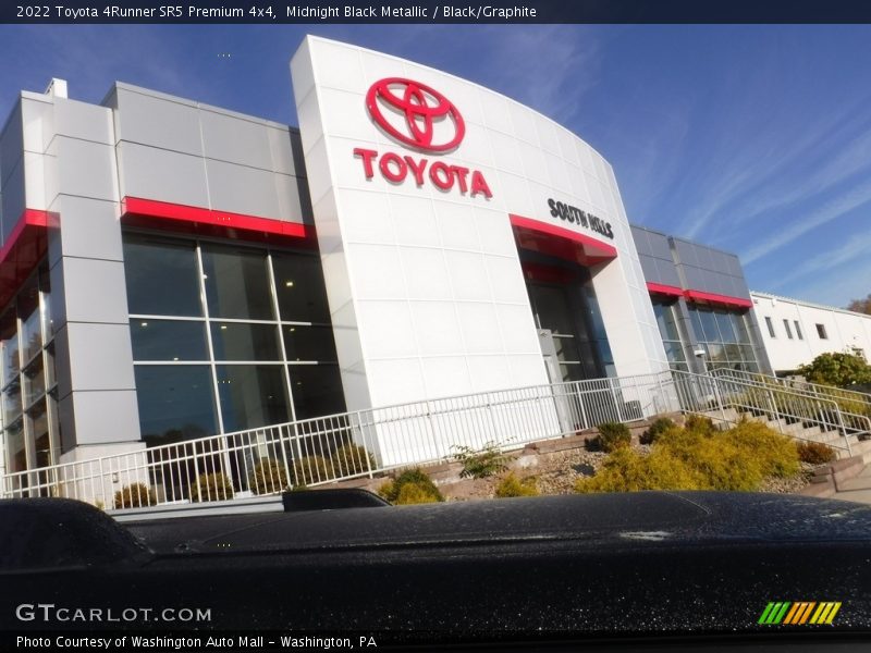 Midnight Black Metallic / Black/Graphite 2022 Toyota 4Runner SR5 Premium 4x4