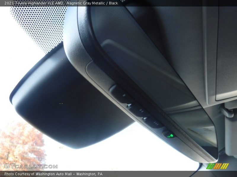Magnetic Gray Metallic / Black 2021 Toyota Highlander XLE AWD