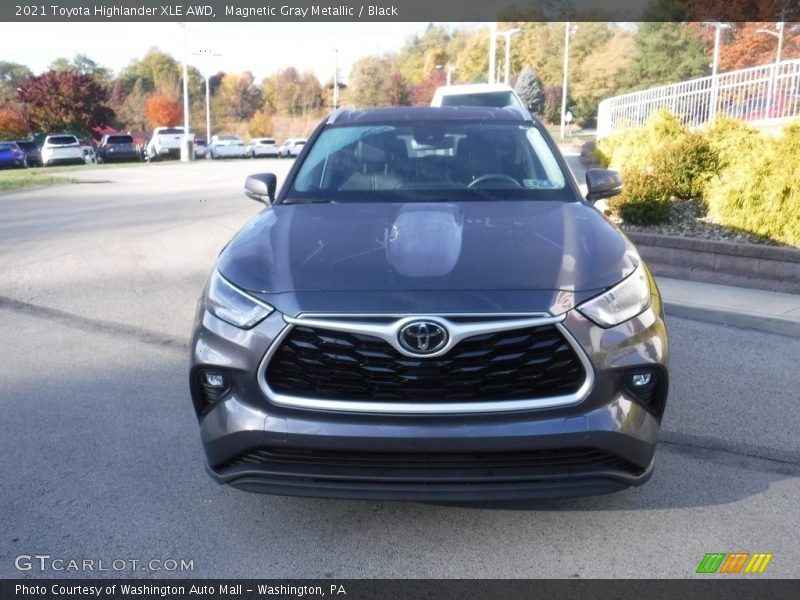 Magnetic Gray Metallic / Black 2021 Toyota Highlander XLE AWD