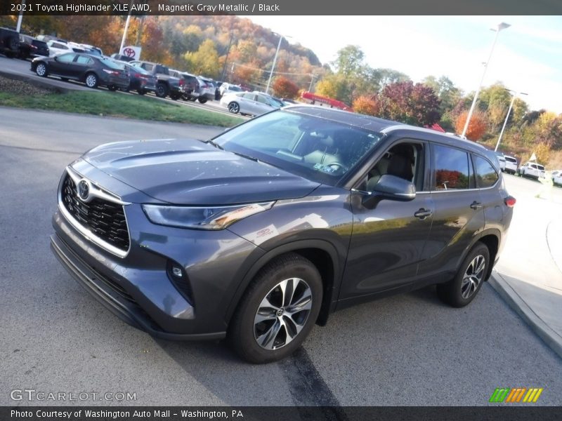 Magnetic Gray Metallic / Black 2021 Toyota Highlander XLE AWD