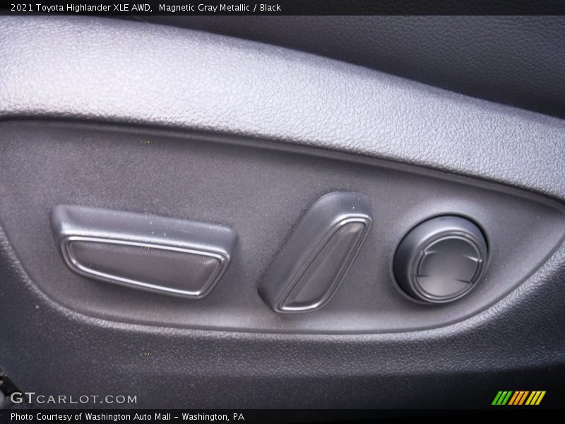 Magnetic Gray Metallic / Black 2021 Toyota Highlander XLE AWD