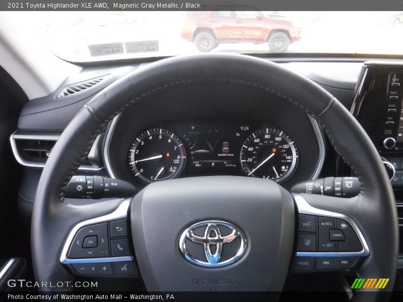 Magnetic Gray Metallic / Black 2021 Toyota Highlander XLE AWD