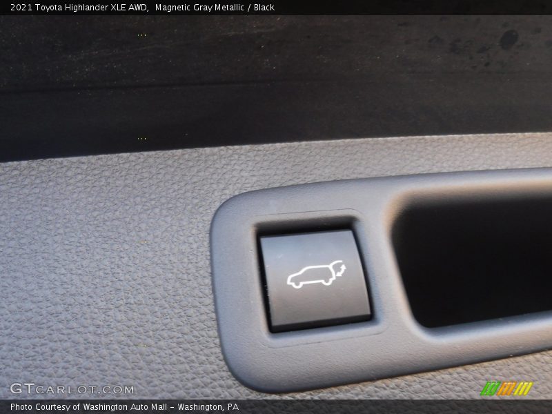 Magnetic Gray Metallic / Black 2021 Toyota Highlander XLE AWD