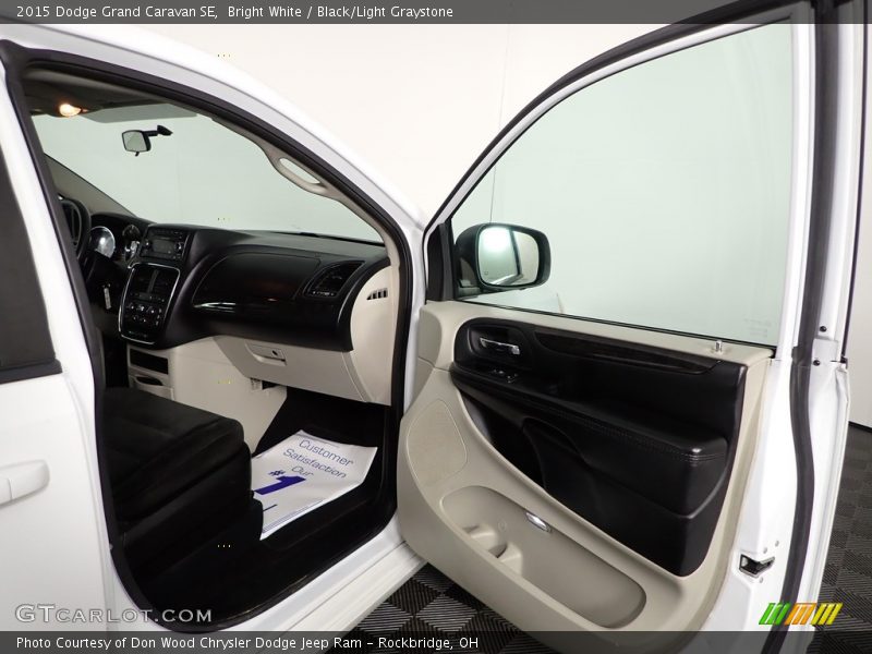 Bright White / Black/Light Graystone 2015 Dodge Grand Caravan SE